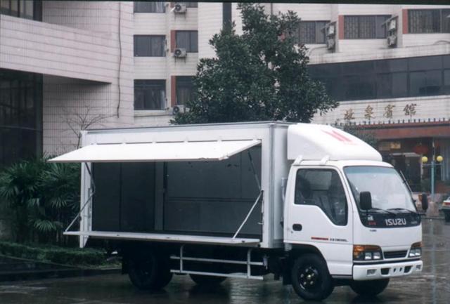 力帆翼开启厢式车 lf5050xykb2