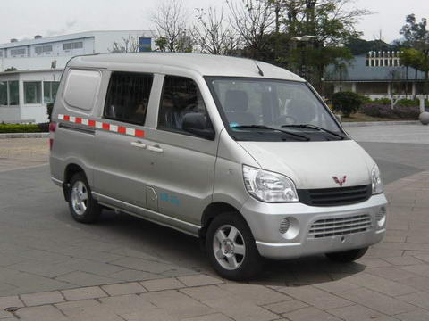 五菱客厢式运输车 lqg5022xxybf