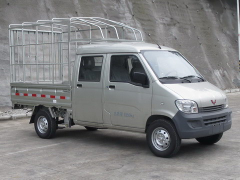 五菱仓栅式运输车 lqg5020ccysnf