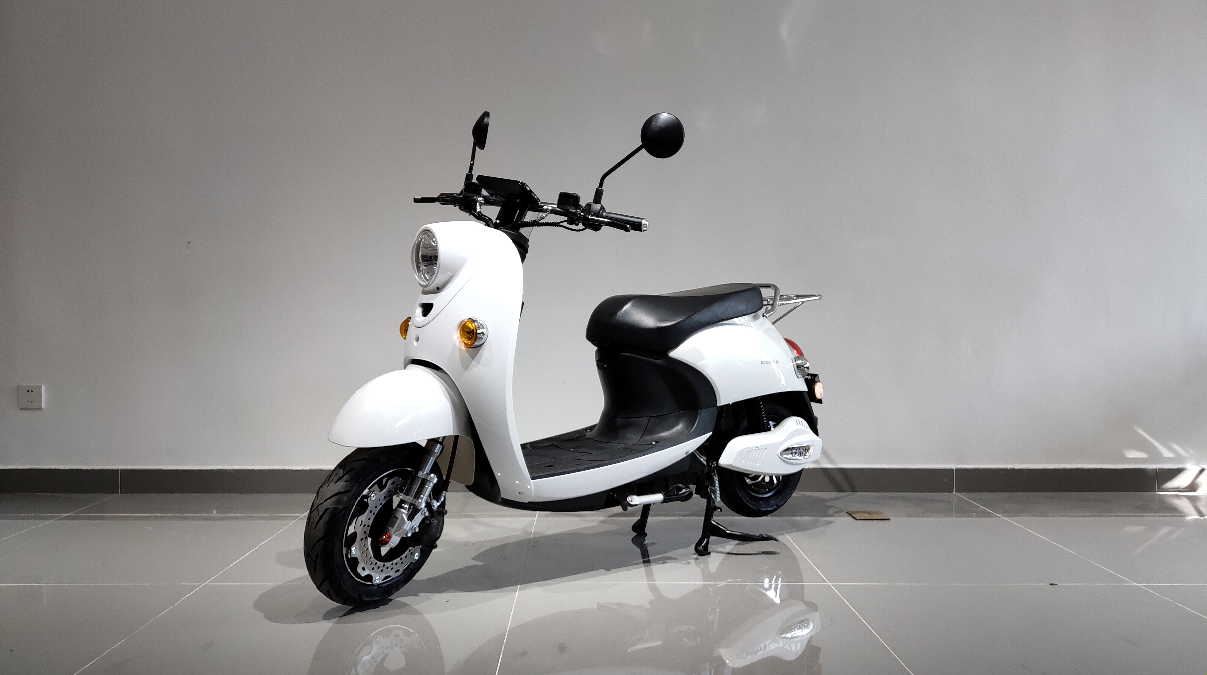 安尔达电动两轮轻便摩托车 aed800dqt-3a