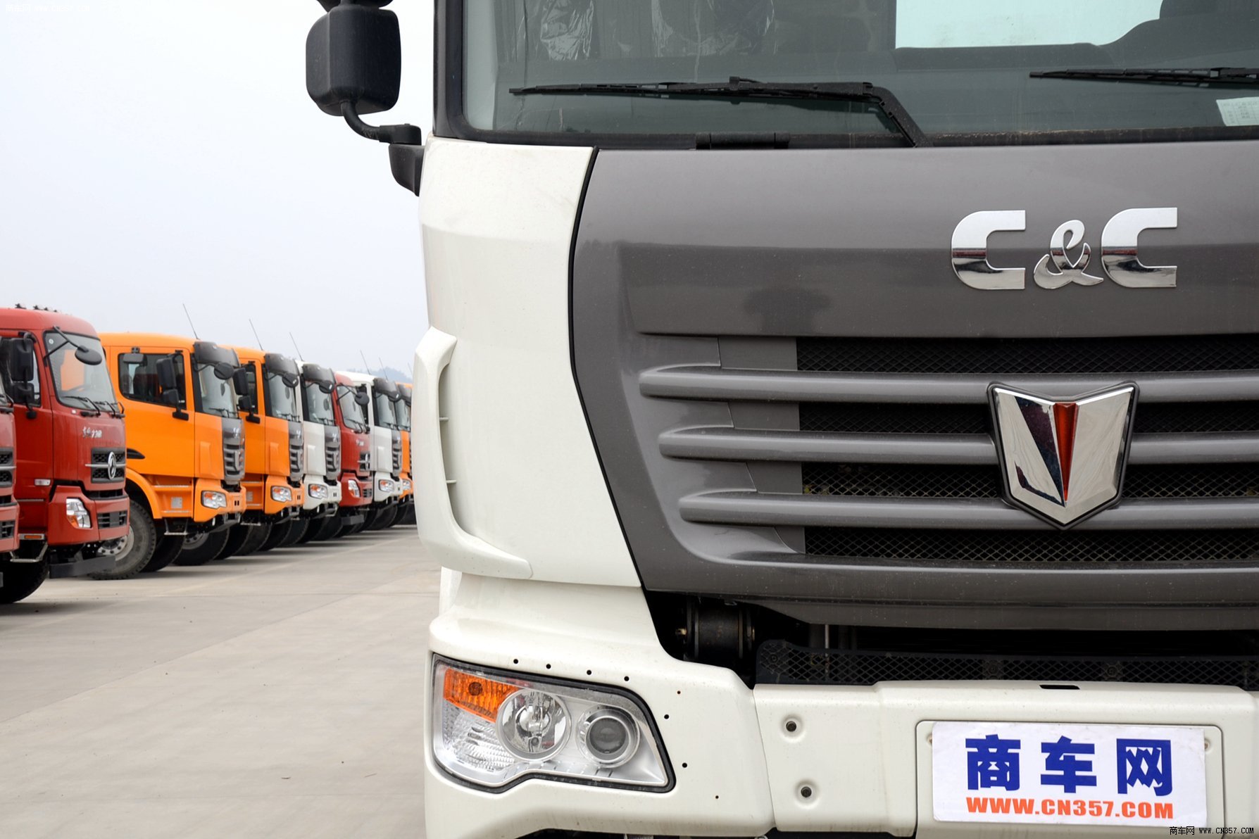 【联合卡车 集瑞联合重卡 340马力 8×4 自卸车(sqr3311d6t6-3)36524