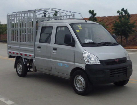 五菱仓栅式运输车 lqg5029ccyqspf