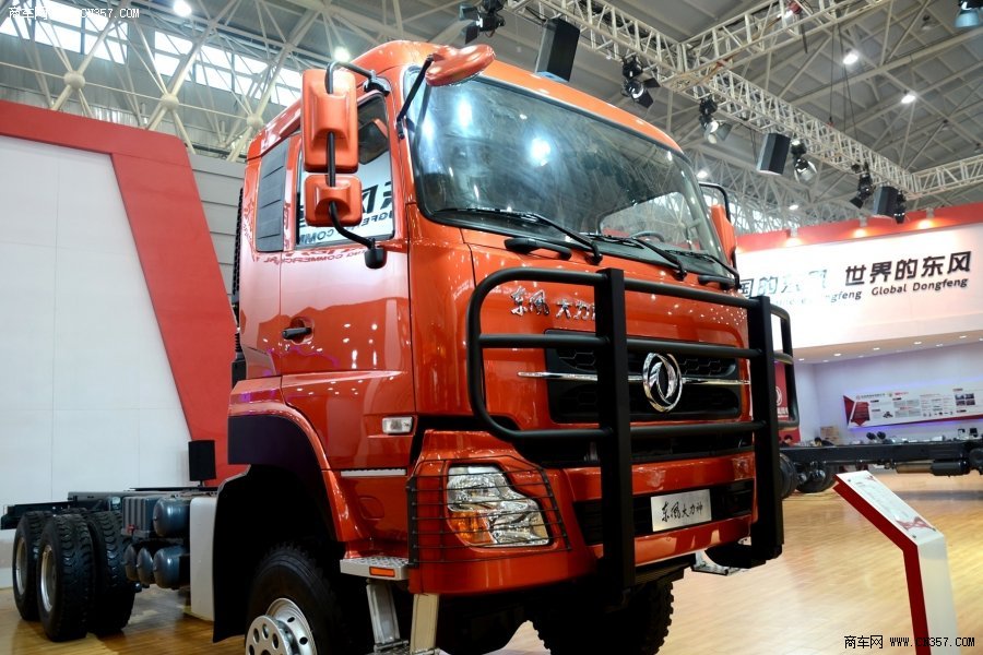 东风商用车 大力神 重卡 385马力 6×6 自卸车 dfl1330a1