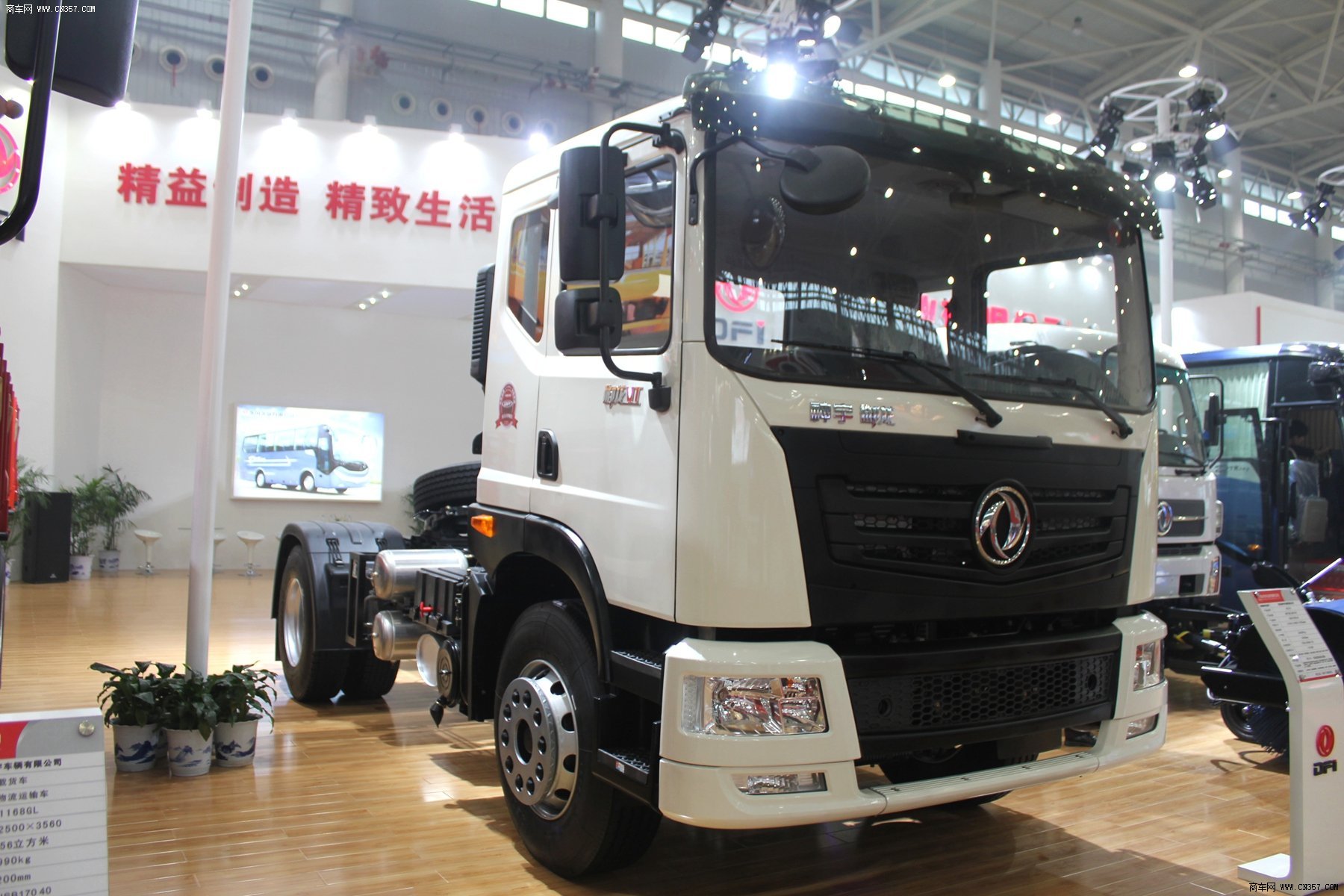 东风神宇 御龙 牵引车 260马力 4×2 牵引车 eq4160gln