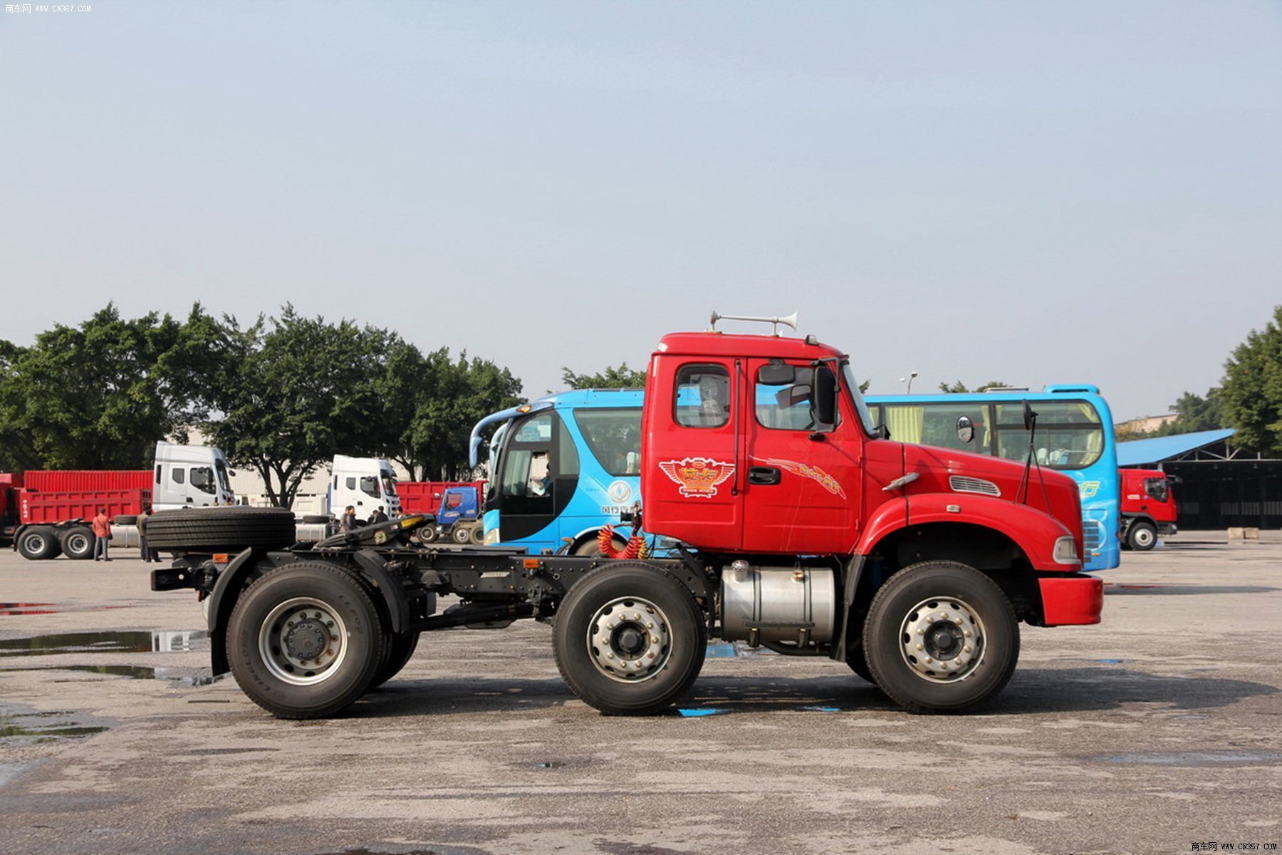 东风柳汽 龙卡 重卡 290马力 6×2 牵引车 lz4231jcq