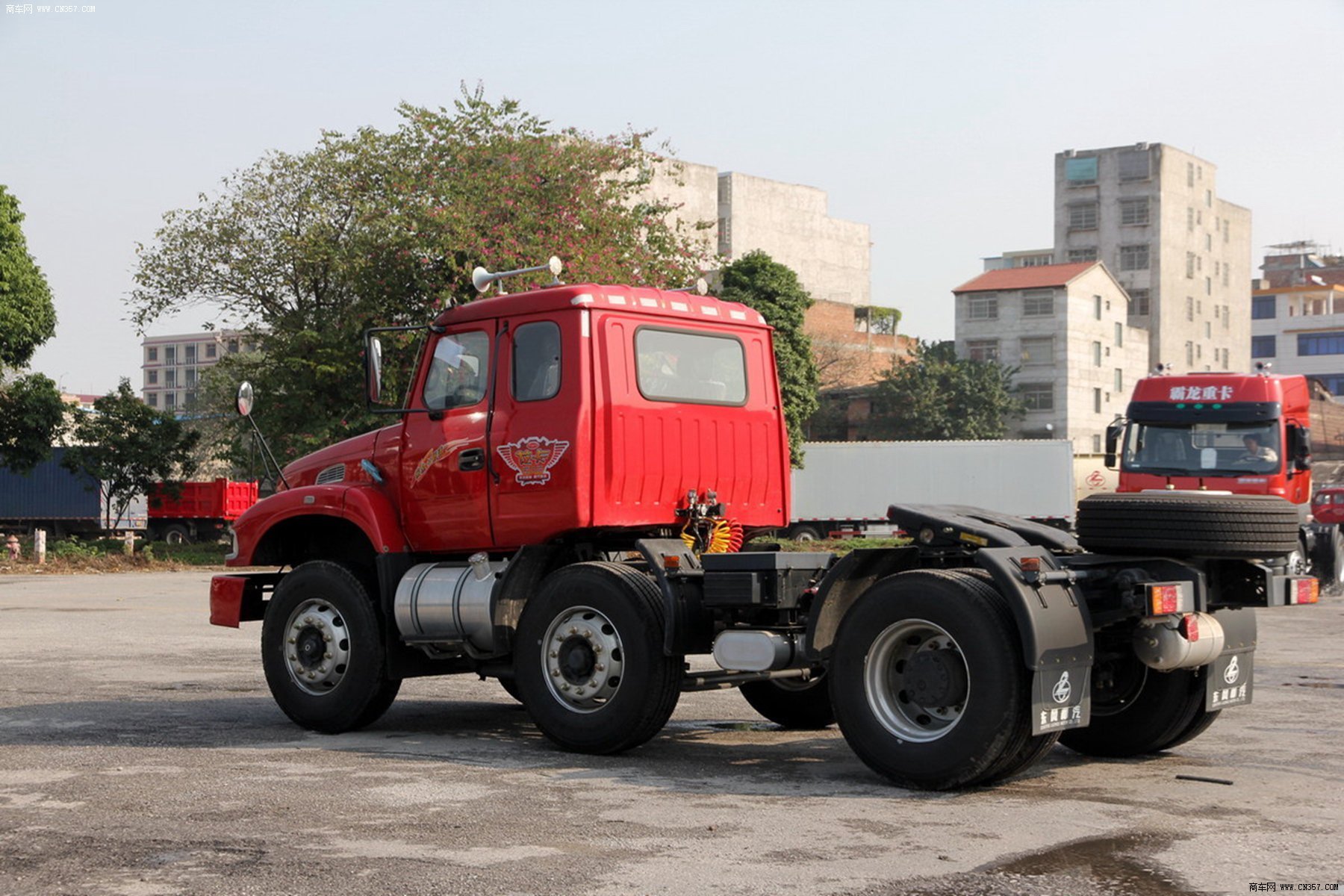 东风柳汽 龙卡 重卡 290马力 6×2 牵引车 lz4231jcq