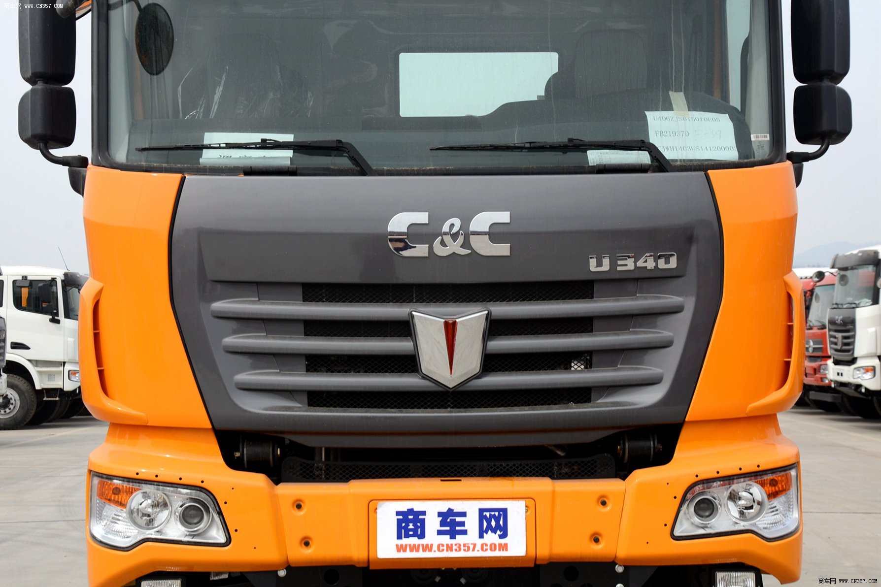 联合卡车 集瑞联合 重卡 340马力 8×4 自卸车 sqr3311d6t6