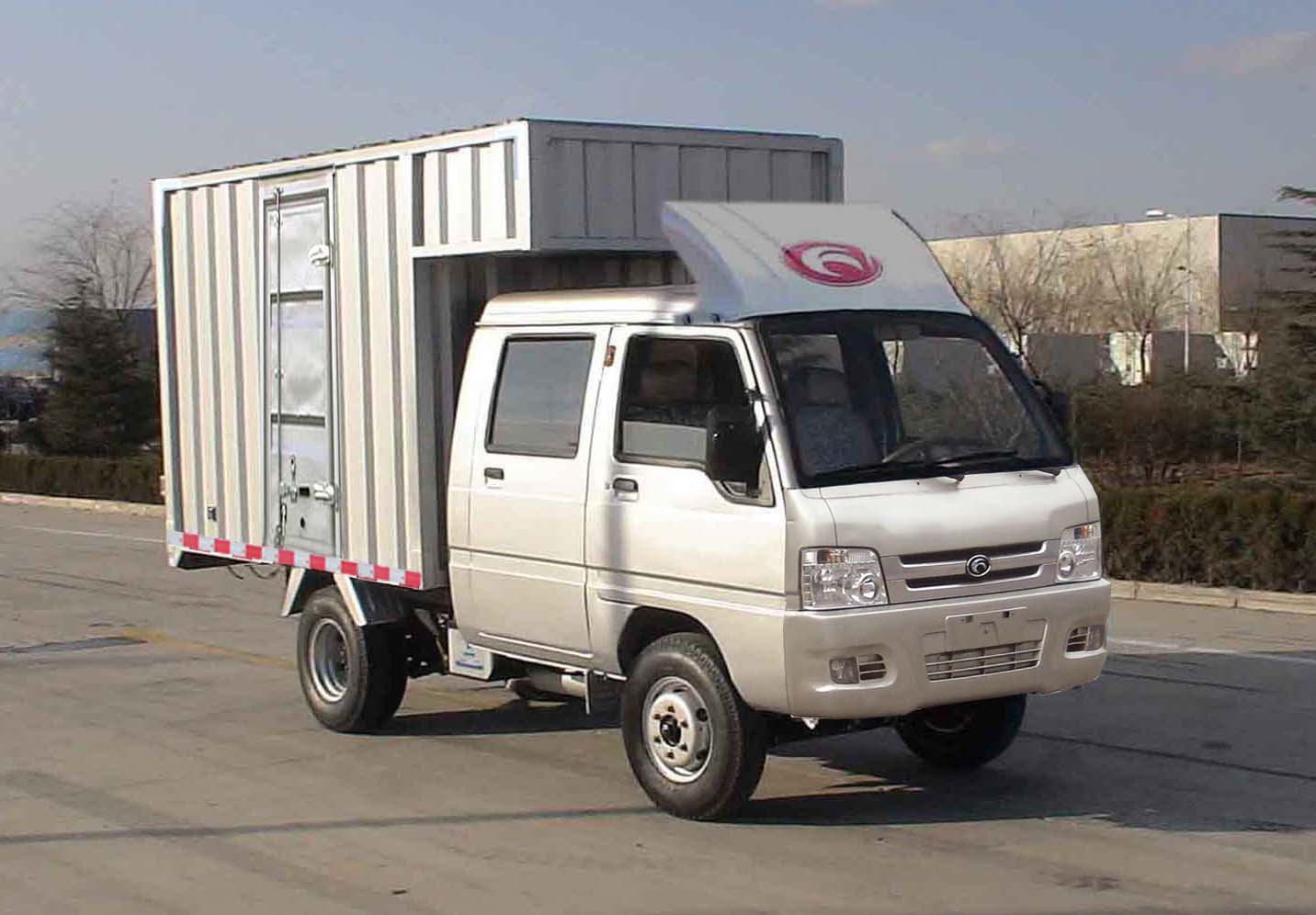 福田厢式运输车 bj5020xxy-b3