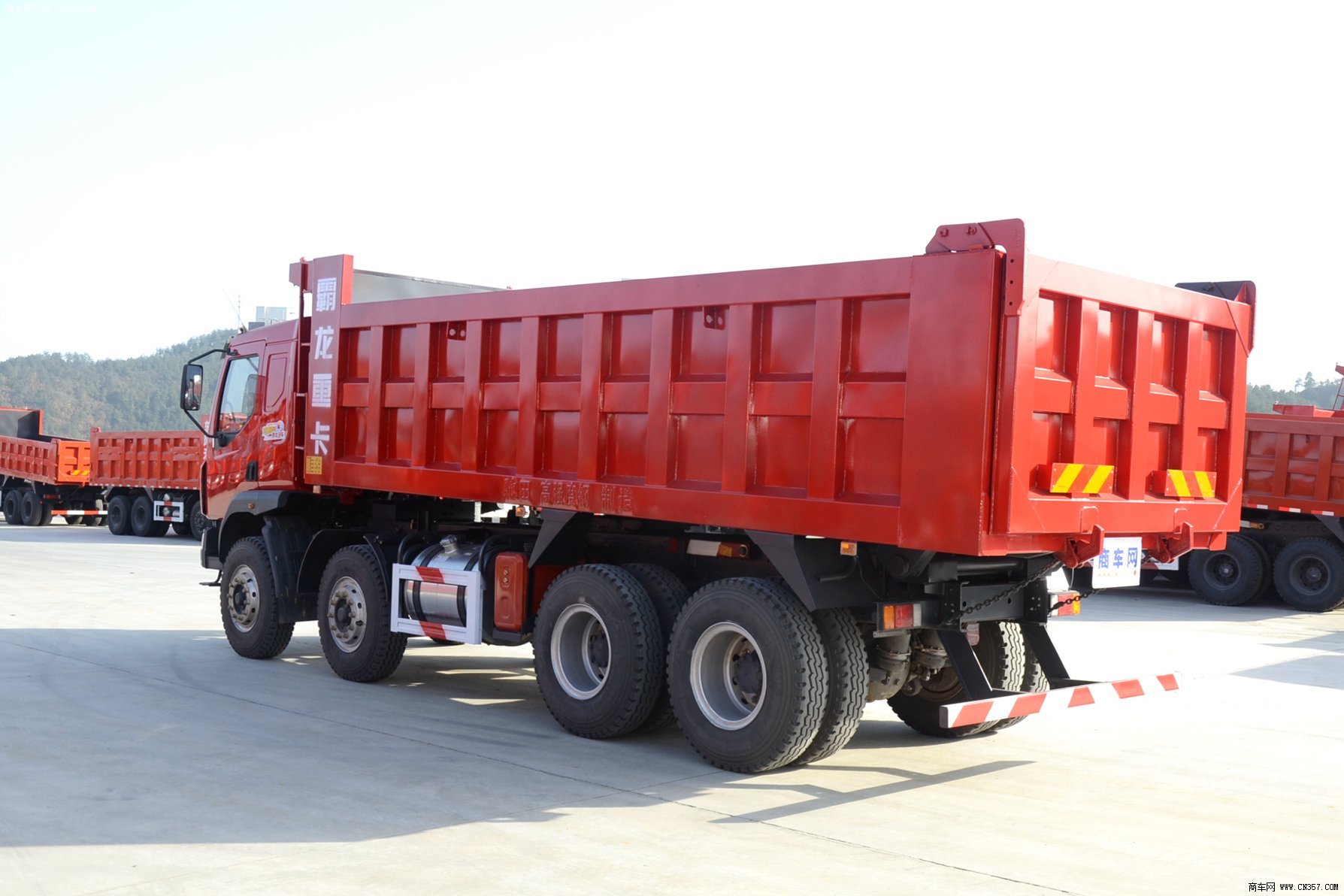 东风柳汽 乘龙 重卡 260马力 8×4 自卸车 lz3310reb